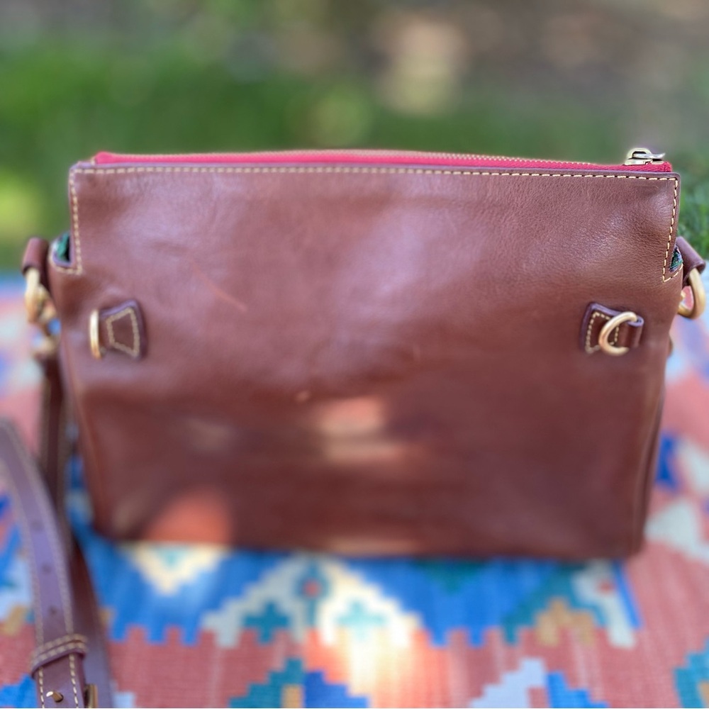 Stunning Dooney and Bourke Bag - Picture 3 of 16